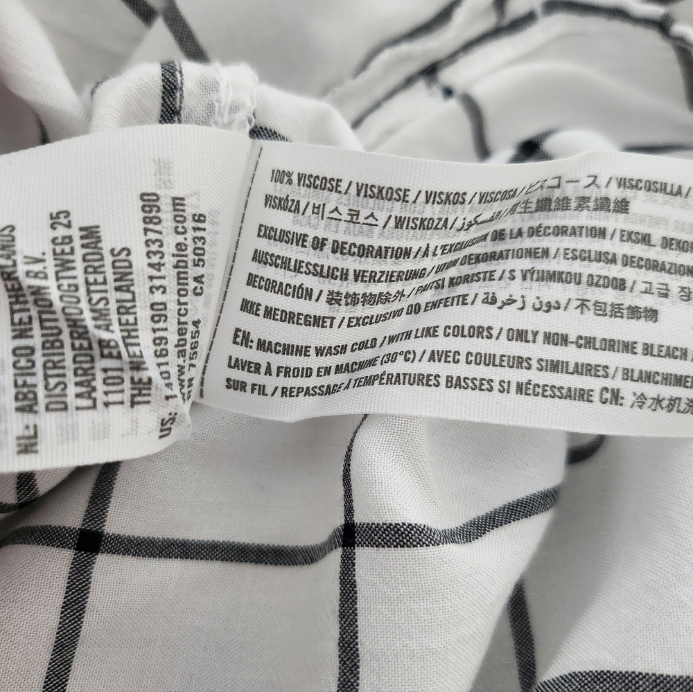 A&F Windowpane Print Button Down Shirt - Picture 6 of 8
